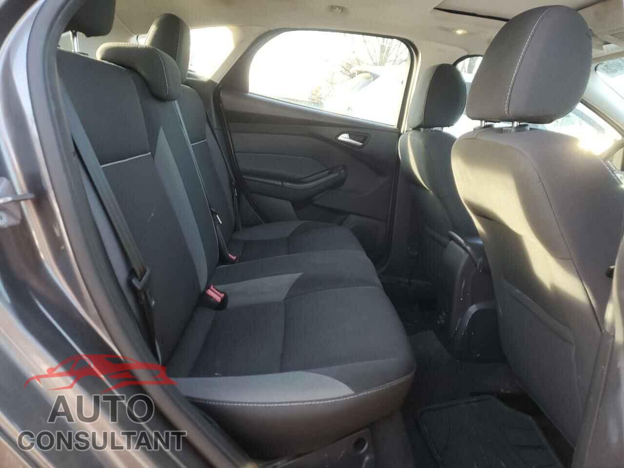 FORD FOCUS 2014 - 1FADP3K2XEL367335