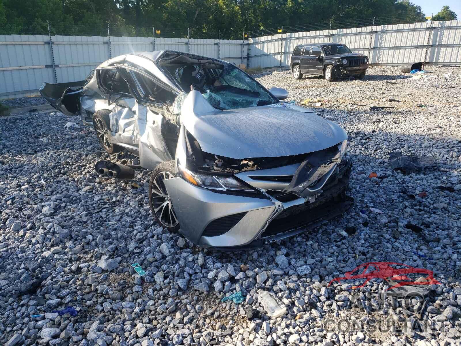 TOYOTA CAMRY 2018 - 4T1B11HK9JU641610