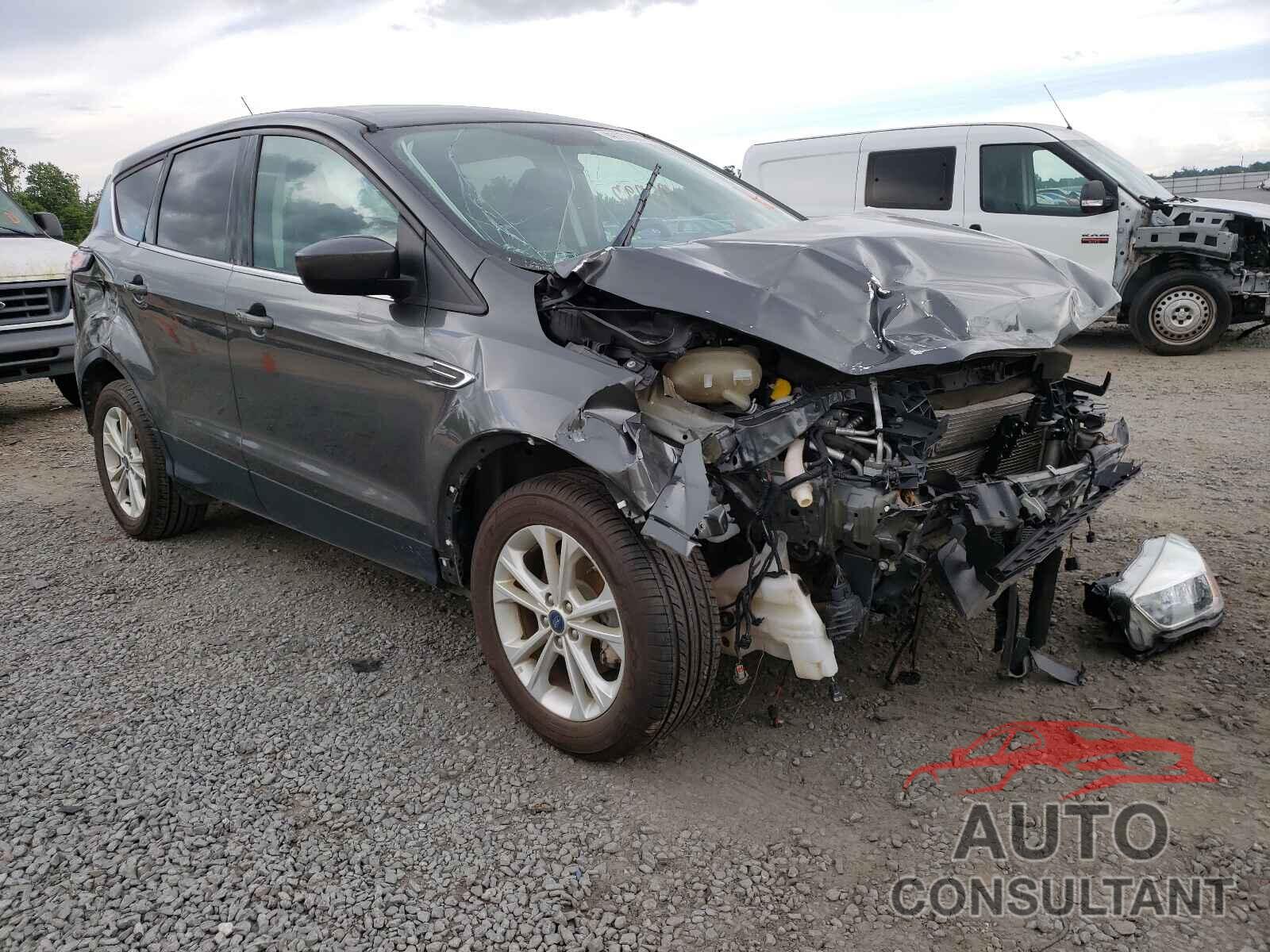 FORD ESCAPE 2017 - 1FMCU0GD0HUD94173