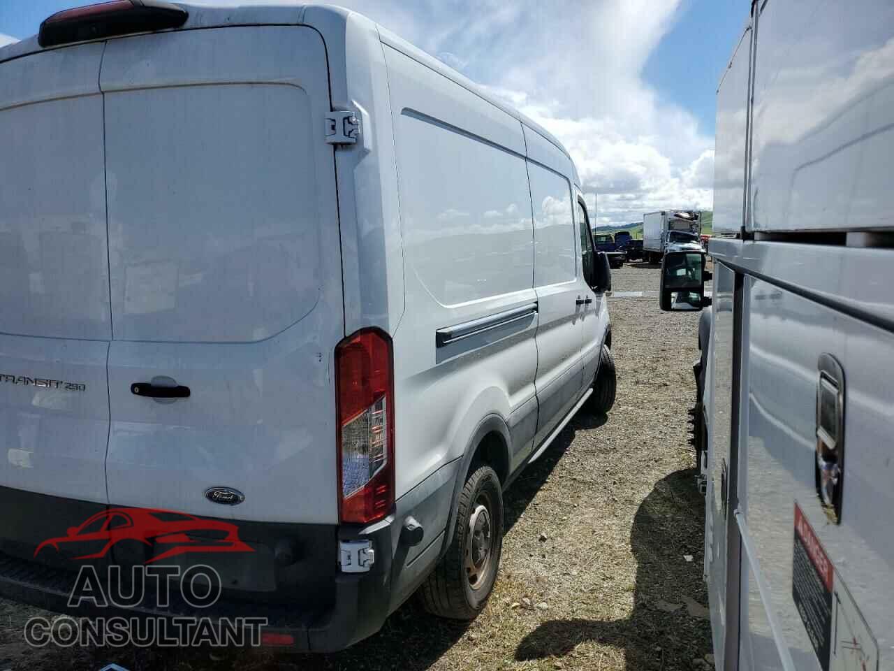 FORD TRANSIT 2019 - 1FTYR2CM9KKB70898