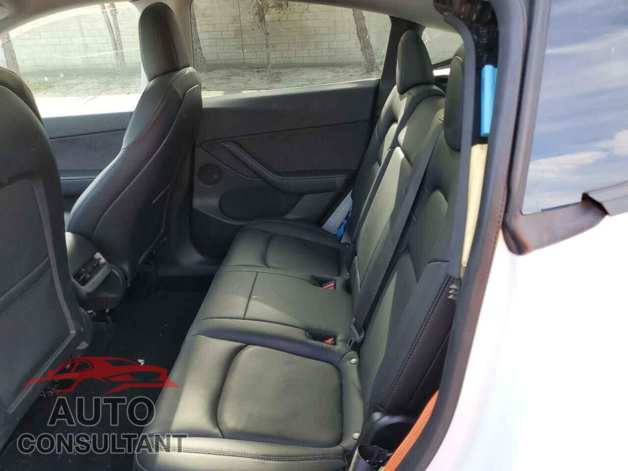 TESLA MODEL Y 2021 - 5YJYGDEE6MF087436