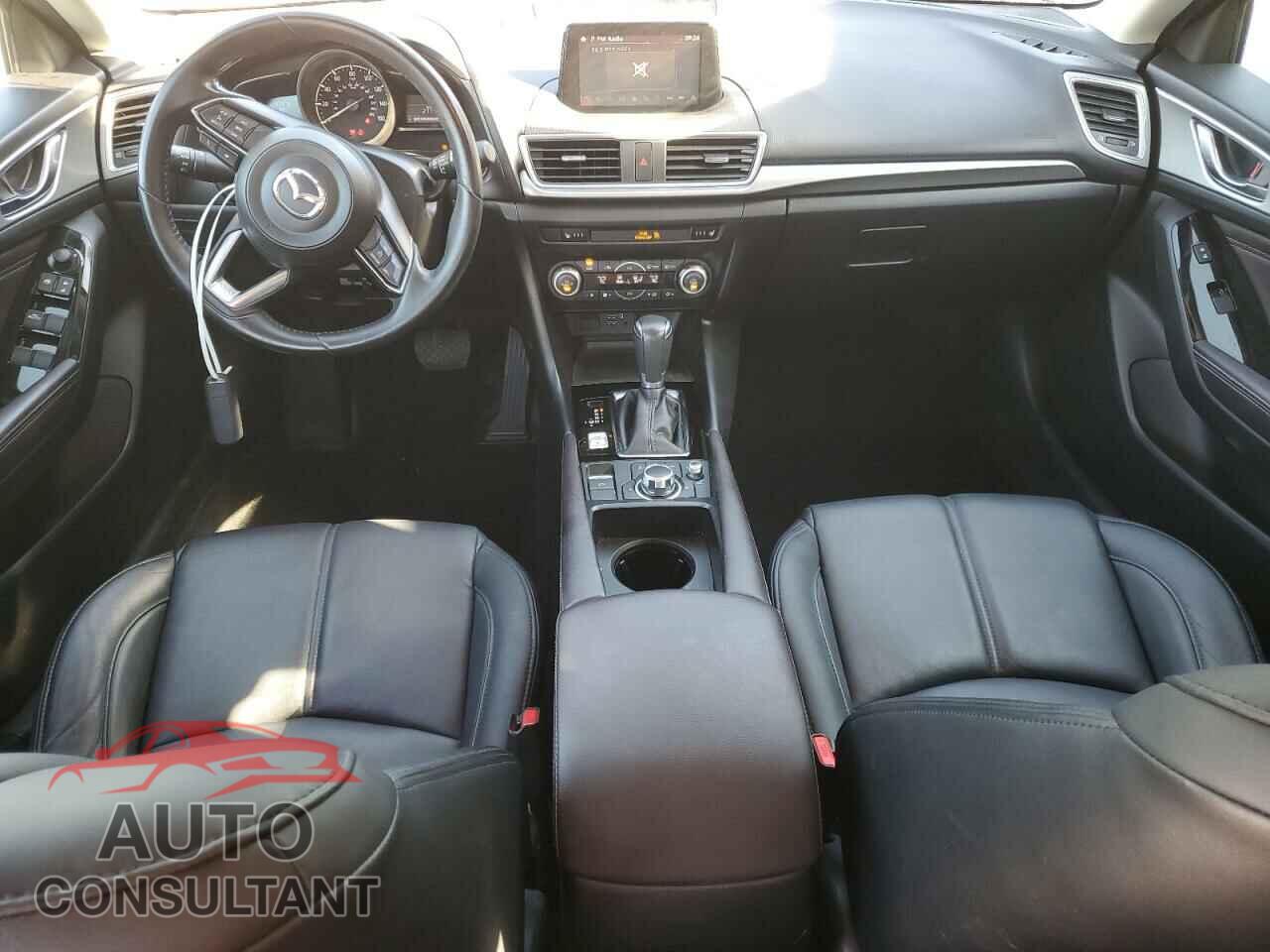 MAZDA 3 2018 - 3MZBN1V32JM161769