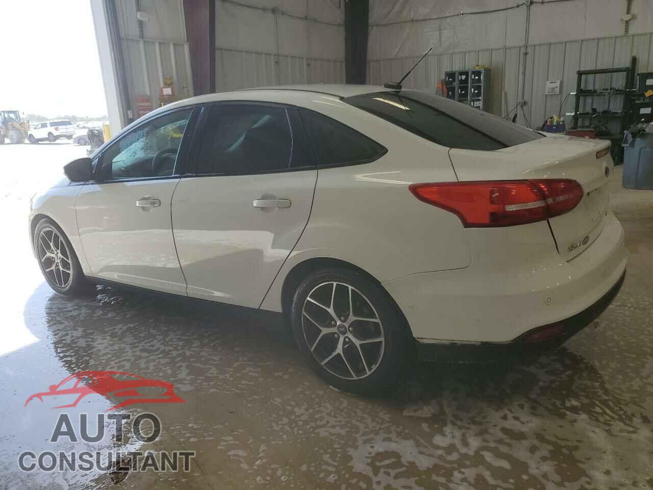 FORD FOCUS 2018 - 1FADP3H26JL261725