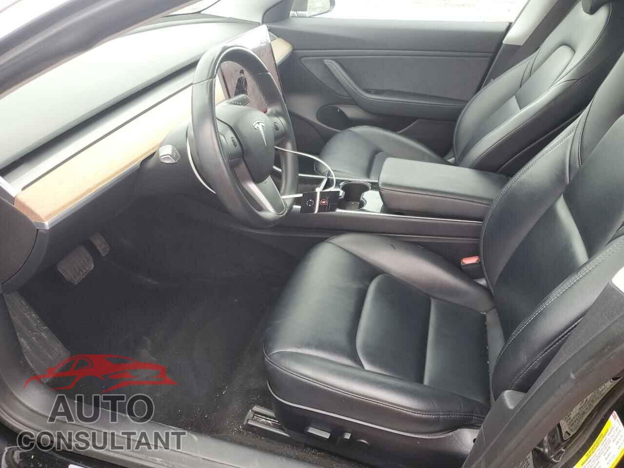 TESLA MODEL 3 2019 - 5YJ3E1EB8KF384533