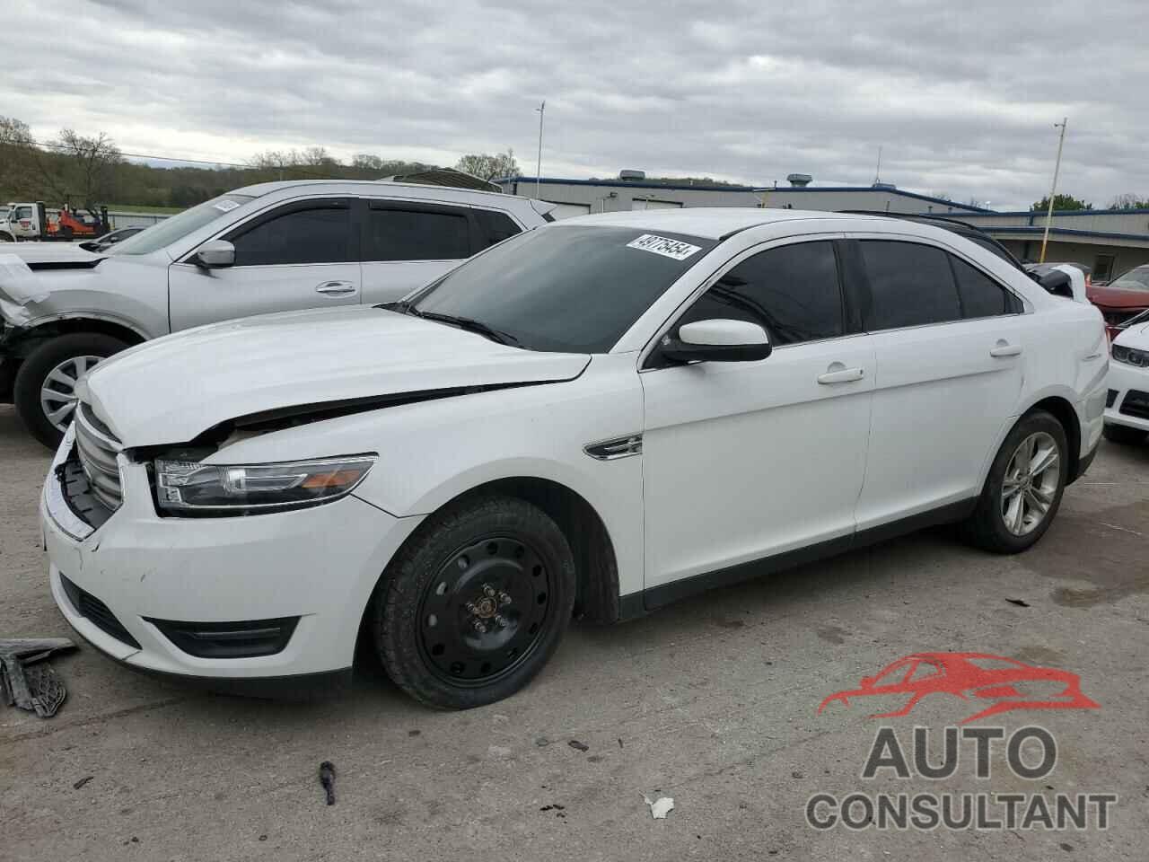 FORD TAURUS 2018 - 1FAHP2E80JG111056