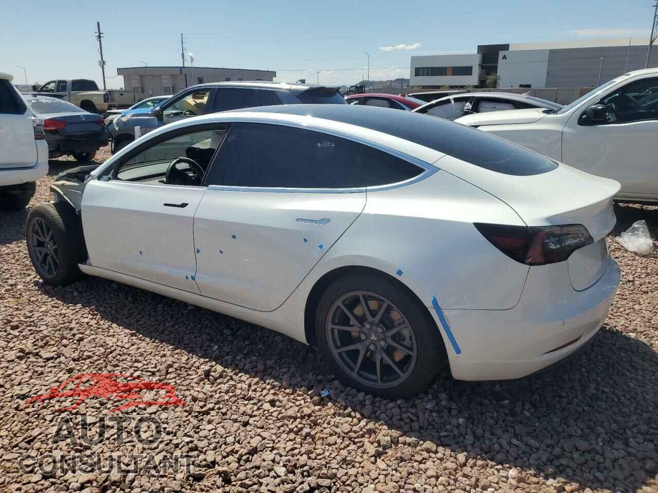 TESLA MODEL 3 2018 - 5YJ3E1EA0JF053290