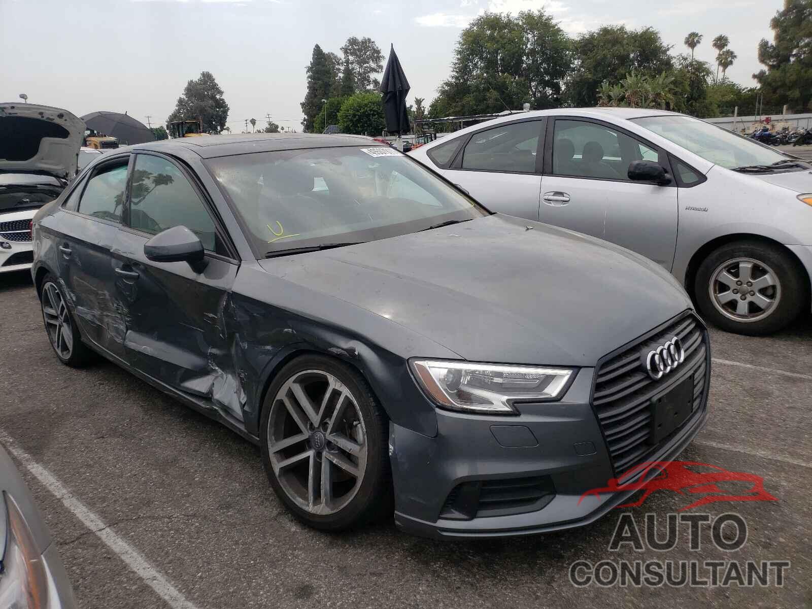 AUDI A3 2019 - WAUAUGFF7KA115864