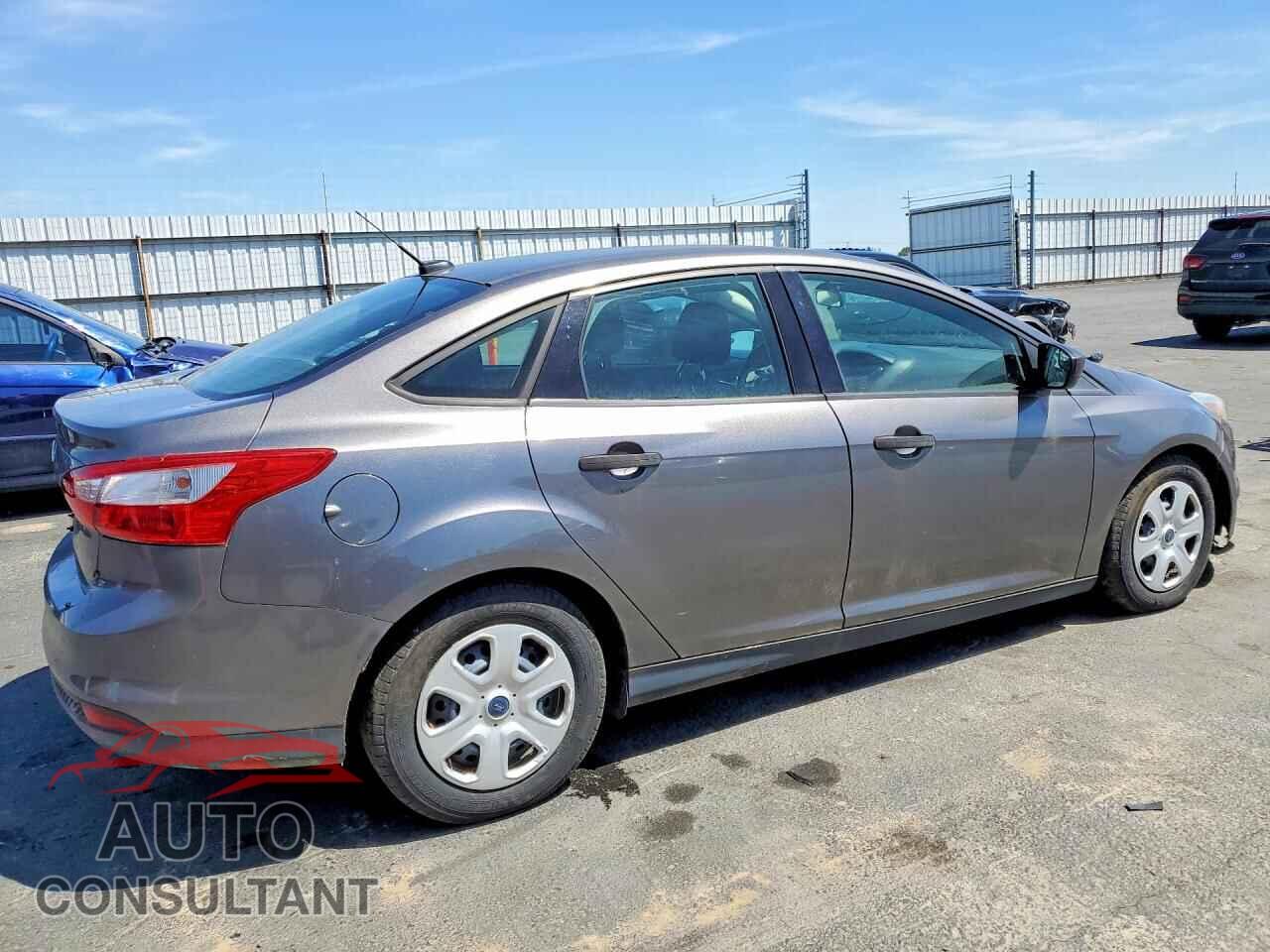 FORD FOCUS 2014 - 1FADP3E25EL132403