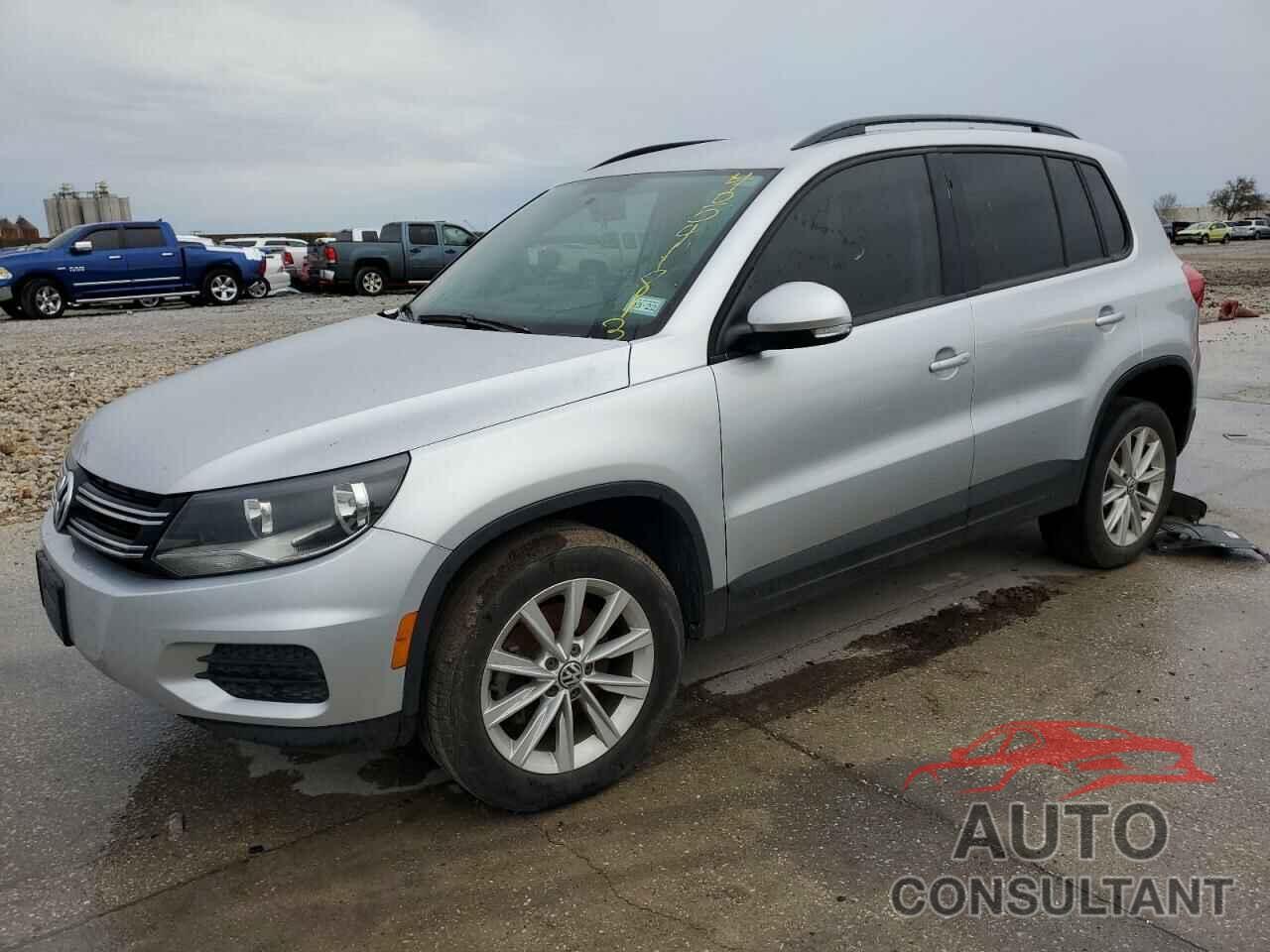 VOLKSWAGEN TIGUAN 2017 - WVGAV7AX9HK047792