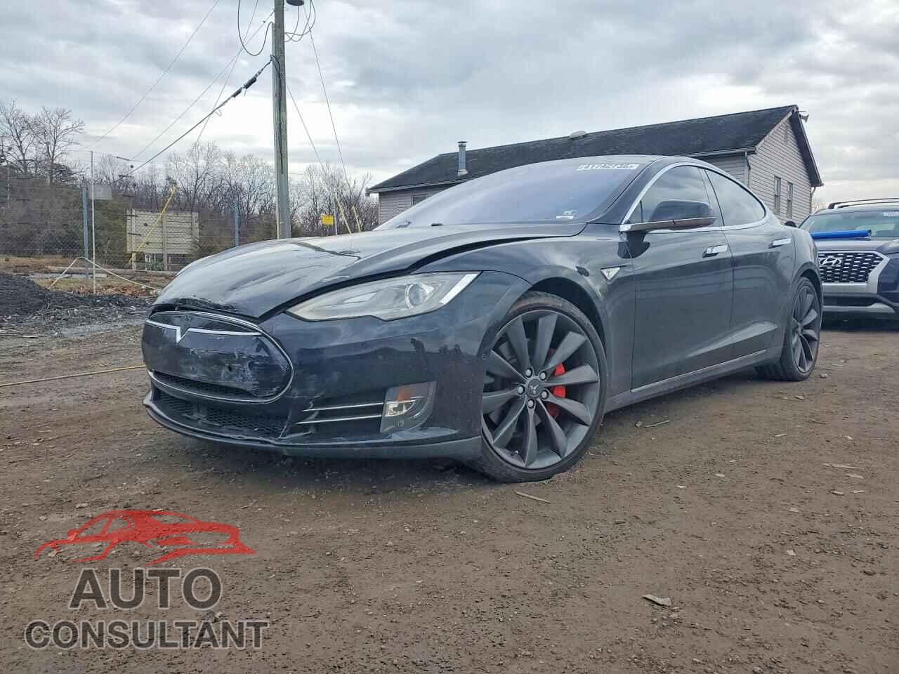 TESLA MODEL S 2015 - 5YJSA1E43FF118352