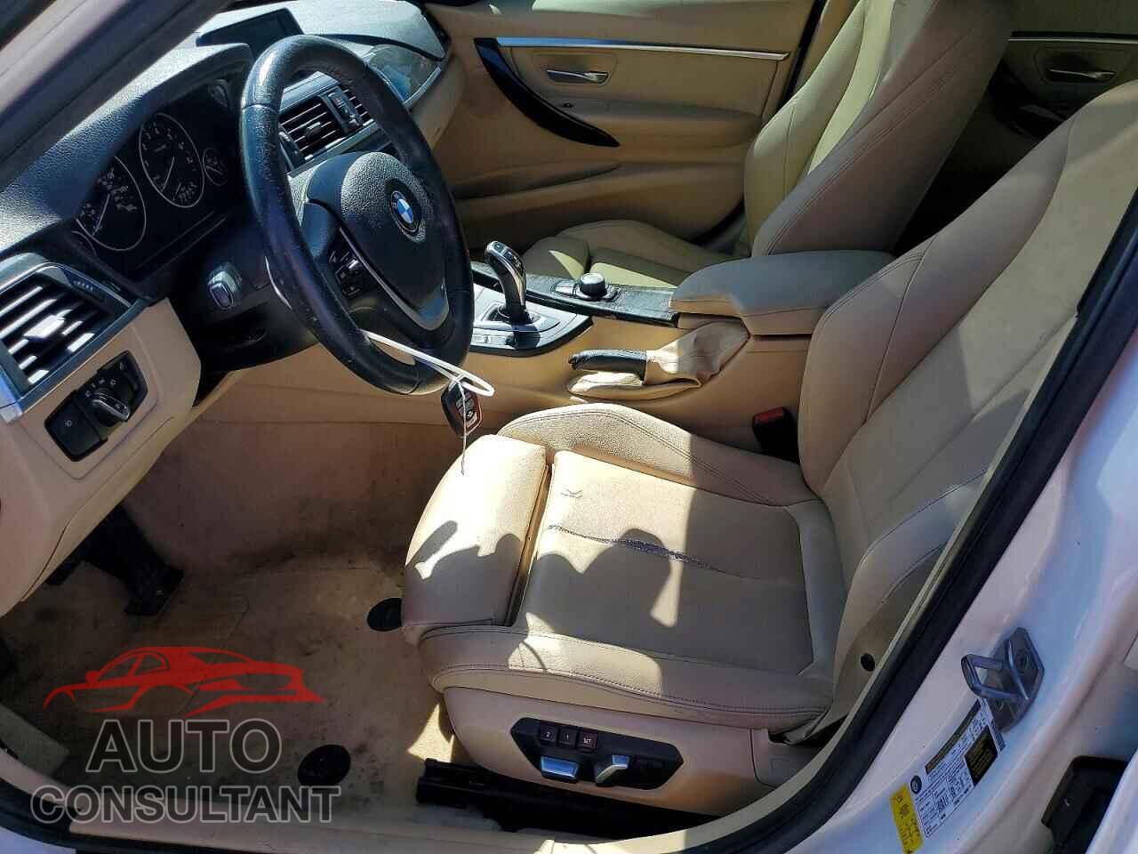 BMW 3 SERIES 2016 - WBA8E9G56GNU29101