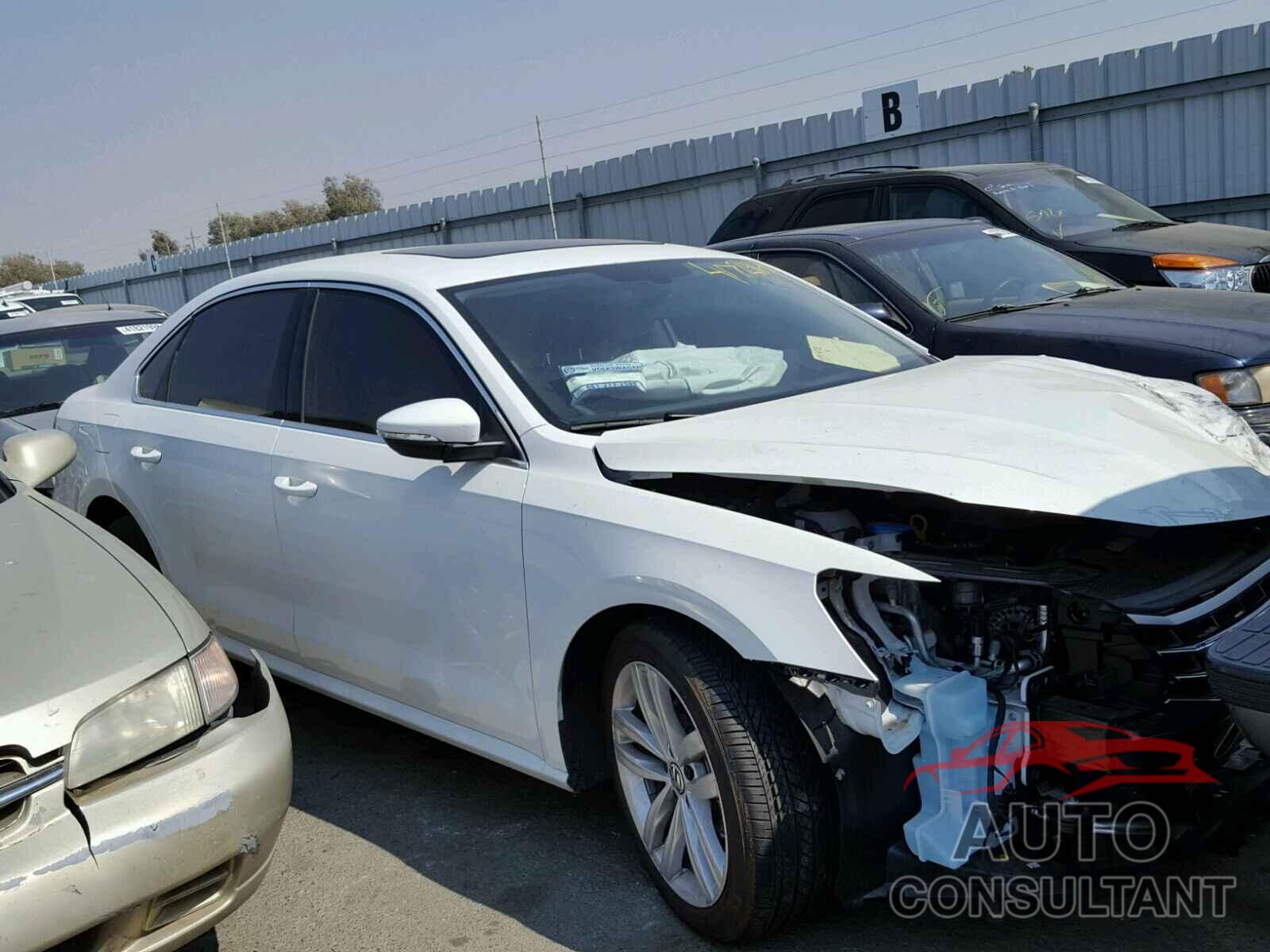 VOLKSWAGEN PASSAT 2018 - 1VWBA7A30JC014002