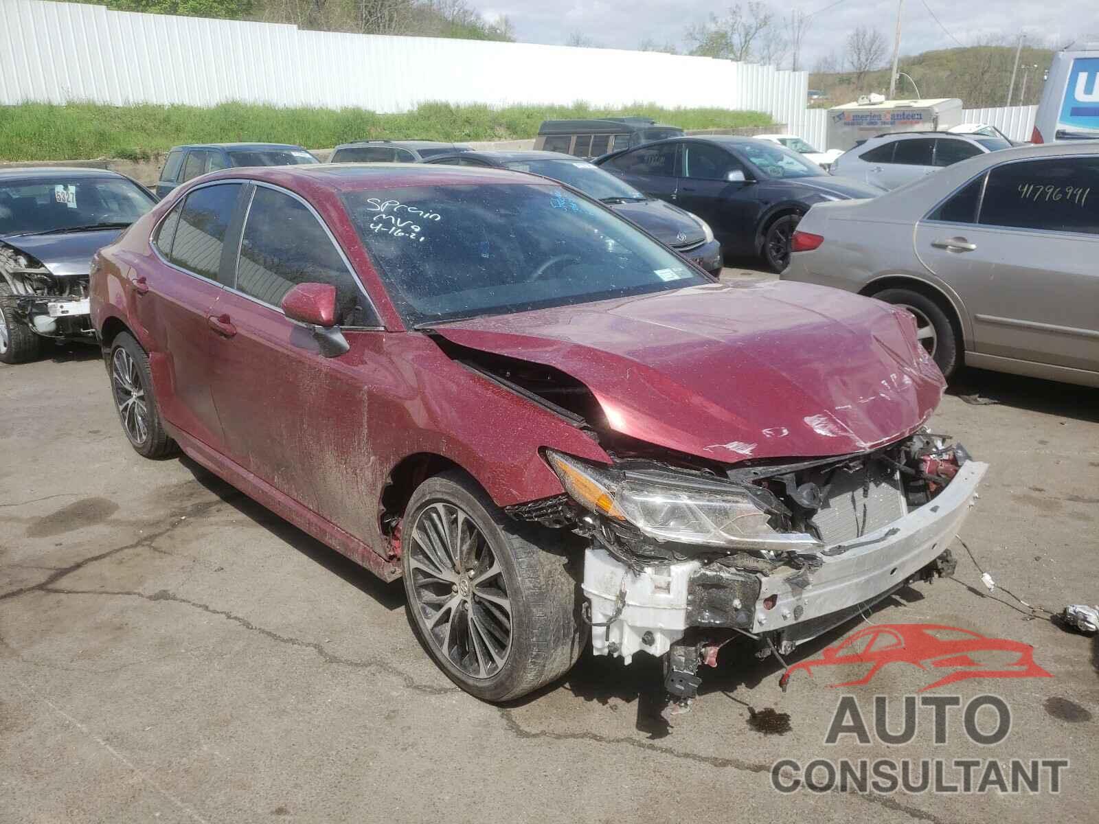 TOYOTA CAMRY 2018 - 4T1B11HK2JU549240