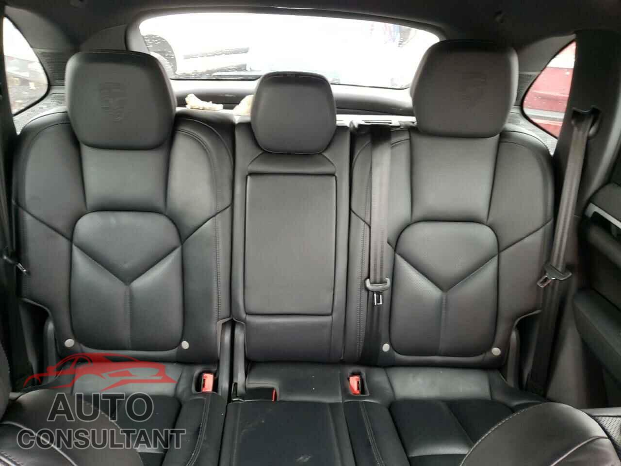 PORSCHE CAYENNE 2016 - WP1AA2A21GLA05289