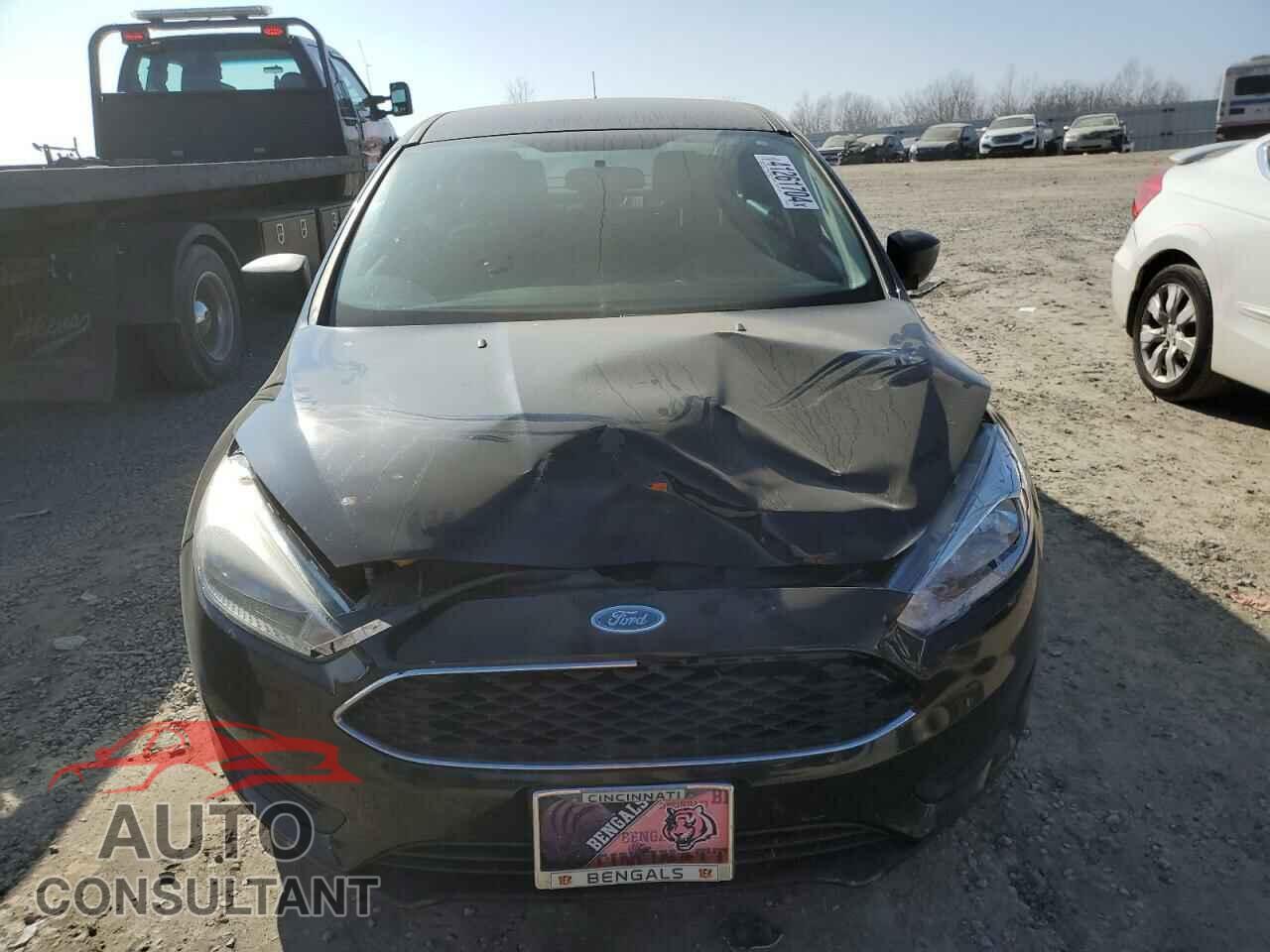FORD FOCUS 2017 - 1FADP3E27HL294425