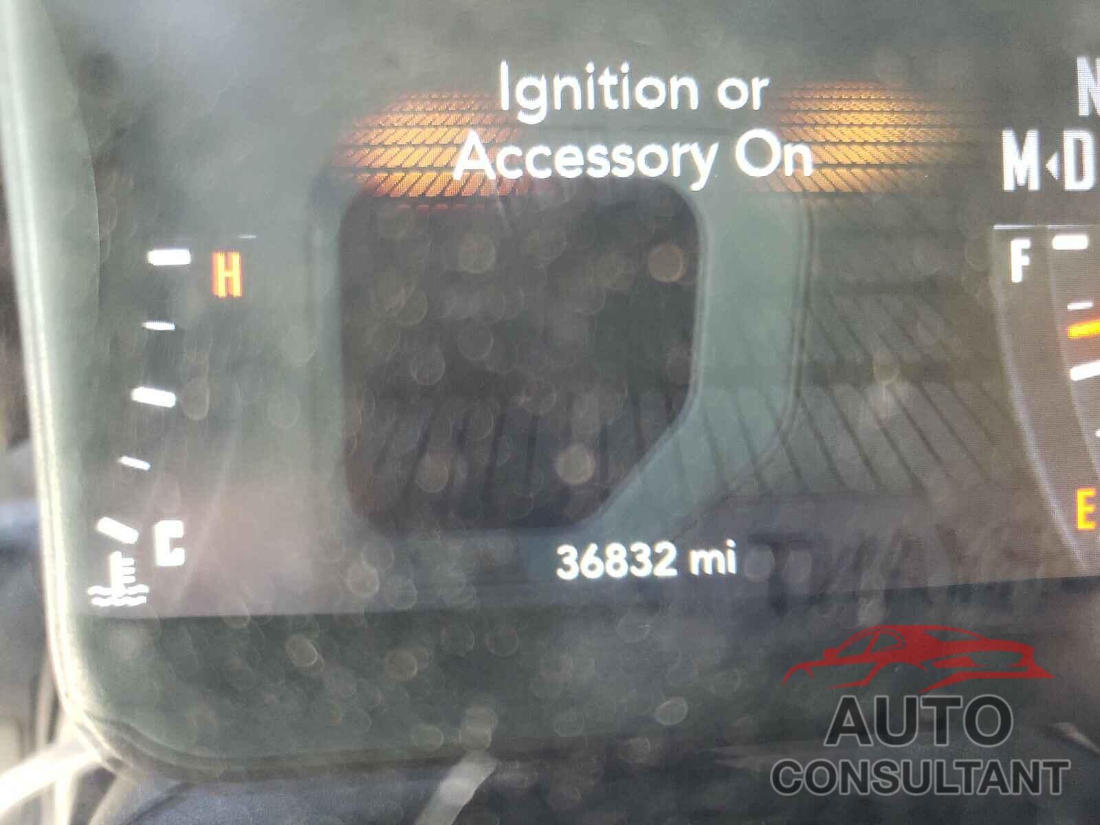 DODGE CHALLENGER 2018 - 2C3CDZBT4JH288135