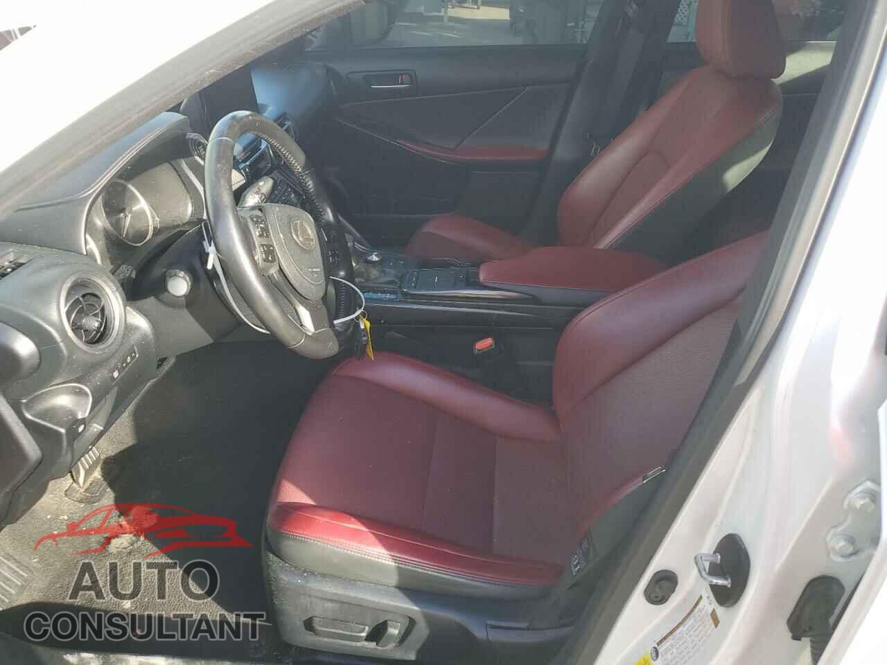 LEXUS IS 2021 - JTHCA1D24M5115025