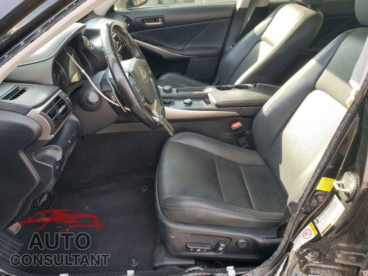 LEXUS IS 2018 - JTHBA1D24J5064357