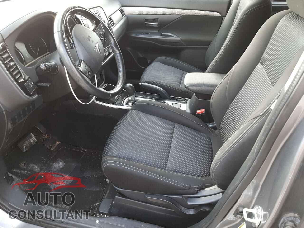 MITSUBISHI OUTLANDER 2017 - JA4AD2A33HZ035663