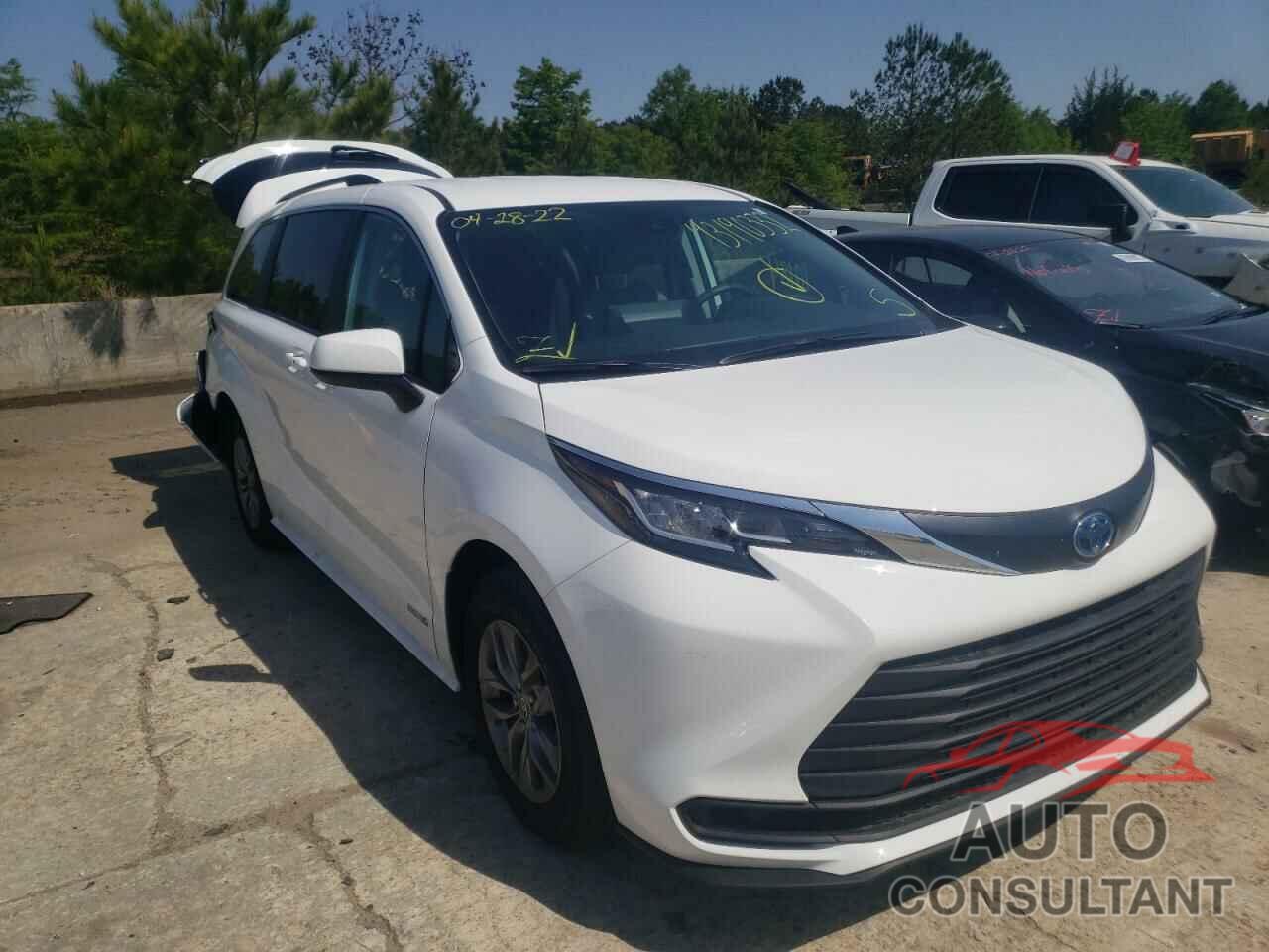 TOYOTA SIENNA 2021 - 5TDKRKEC6MS070652