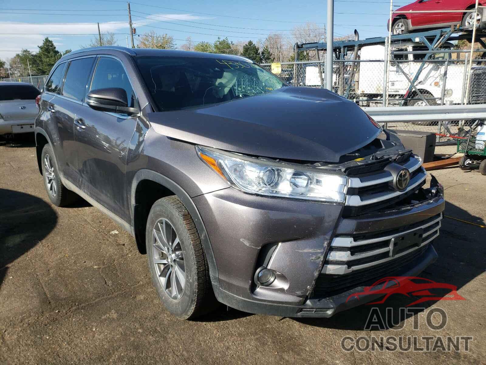 TOYOTA HIGHLANDER 2019 - 5TDJZRFH2KS580704