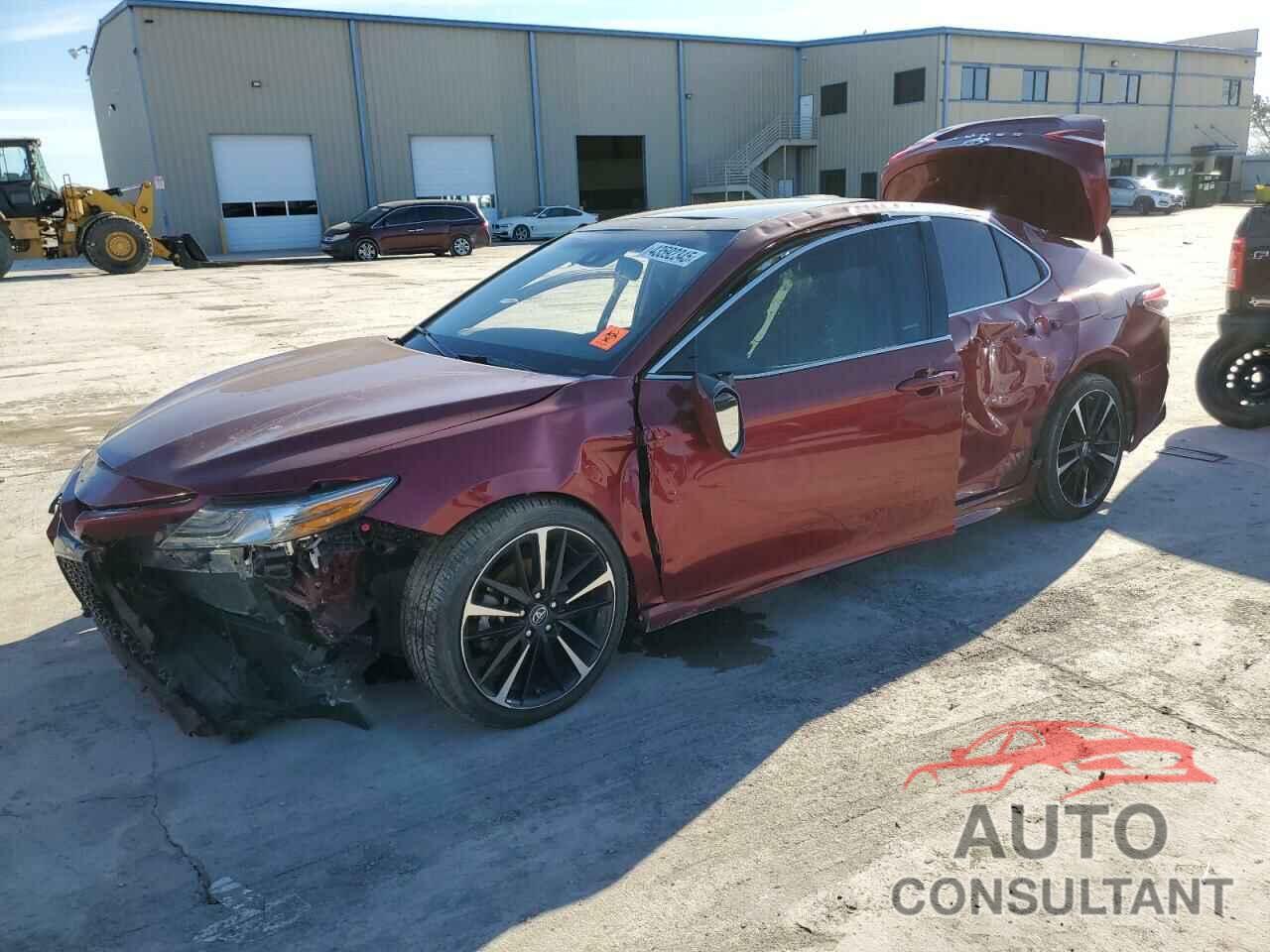 TOYOTA CAMRY 2018 - 4T1B61HK5JU563649