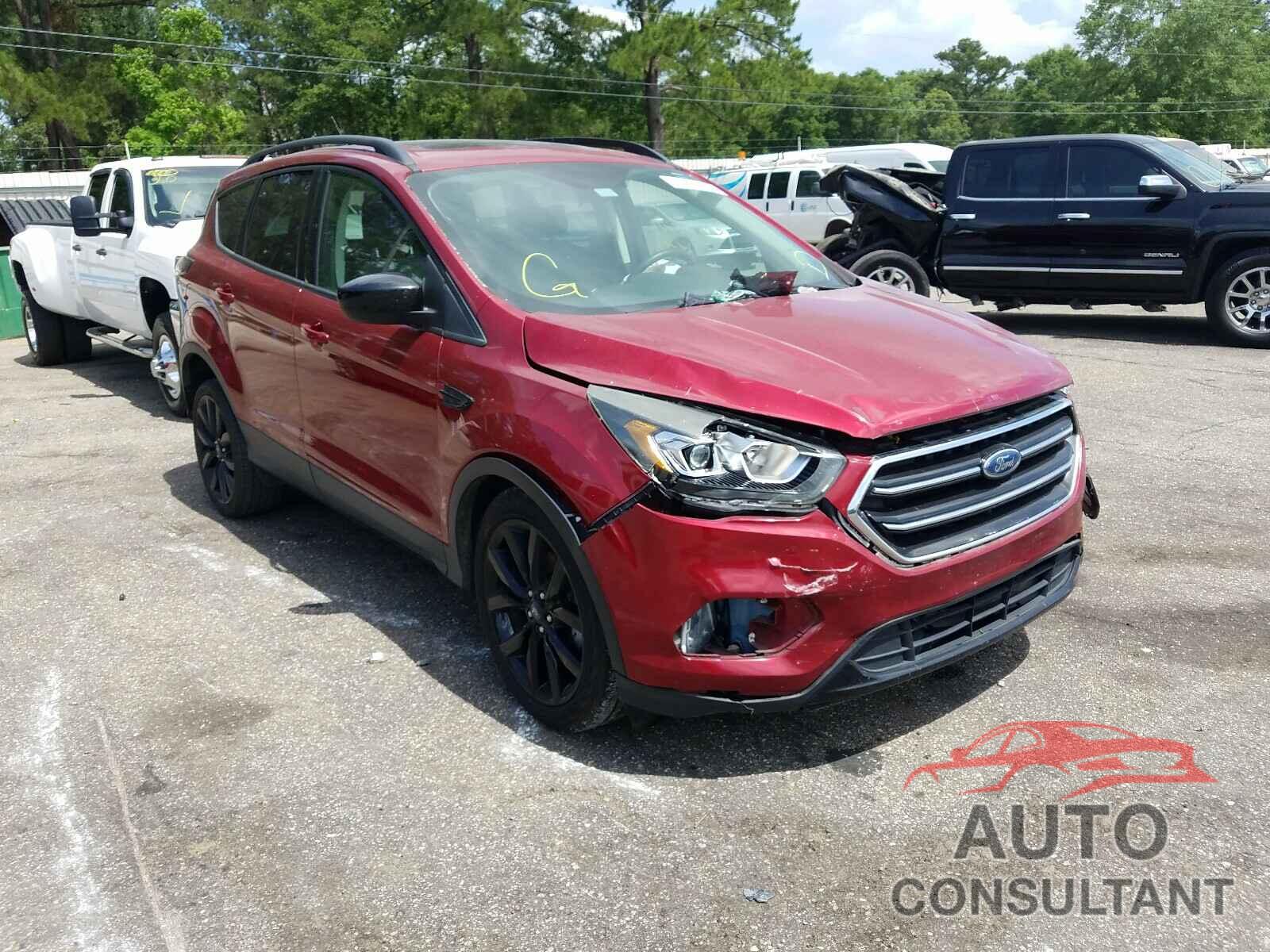 FORD ESCAPE 2017 - 1FMCU0GD8HUB26469