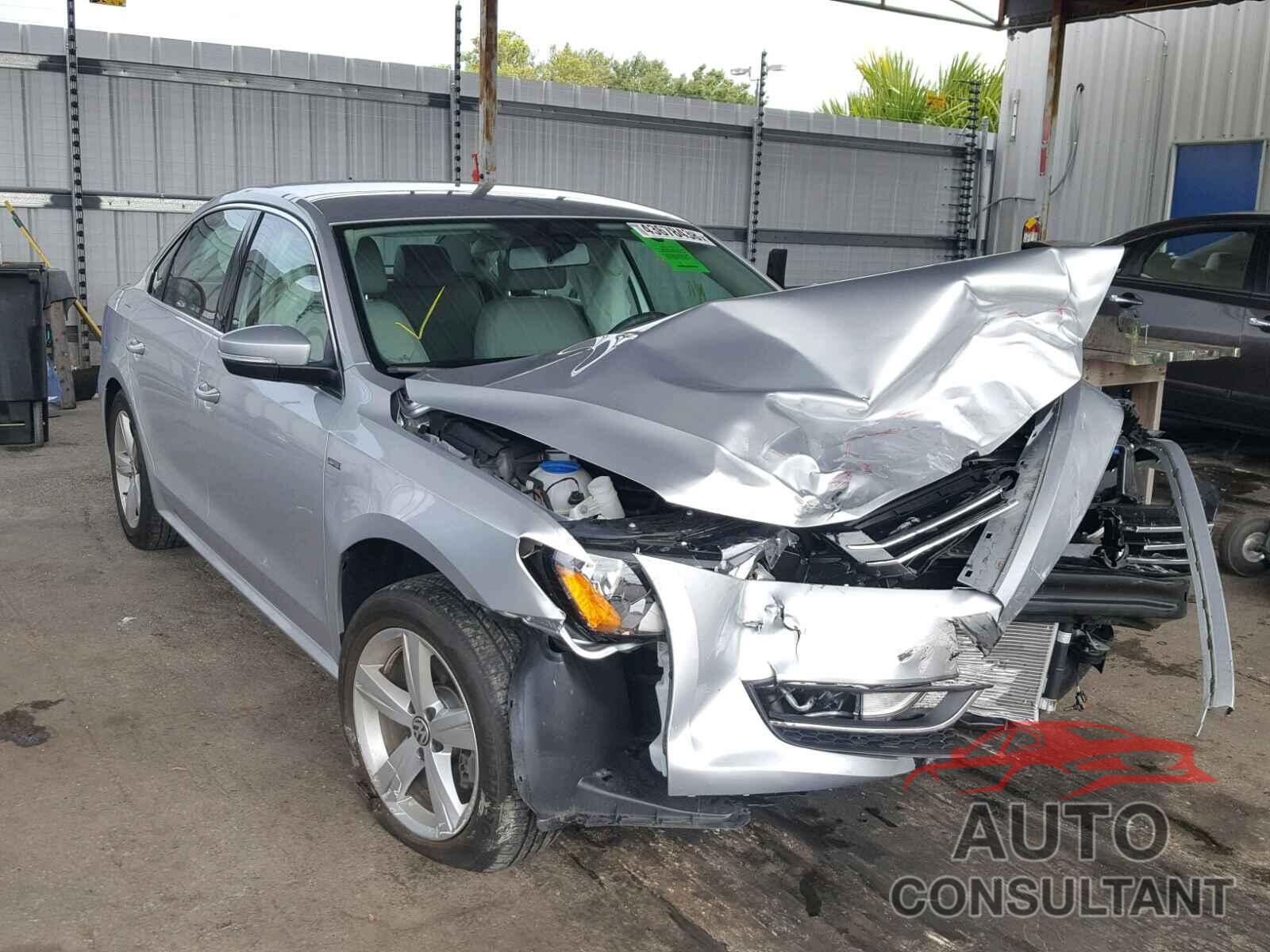 VOLKSWAGEN PASSAT 2015 - 1VWAT7A37FC096484