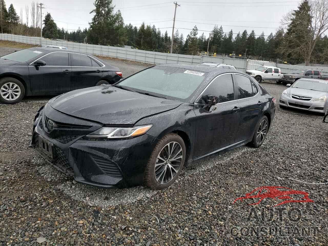 TOYOTA CAMRY 2018 - 4T1B11HK1JU086894