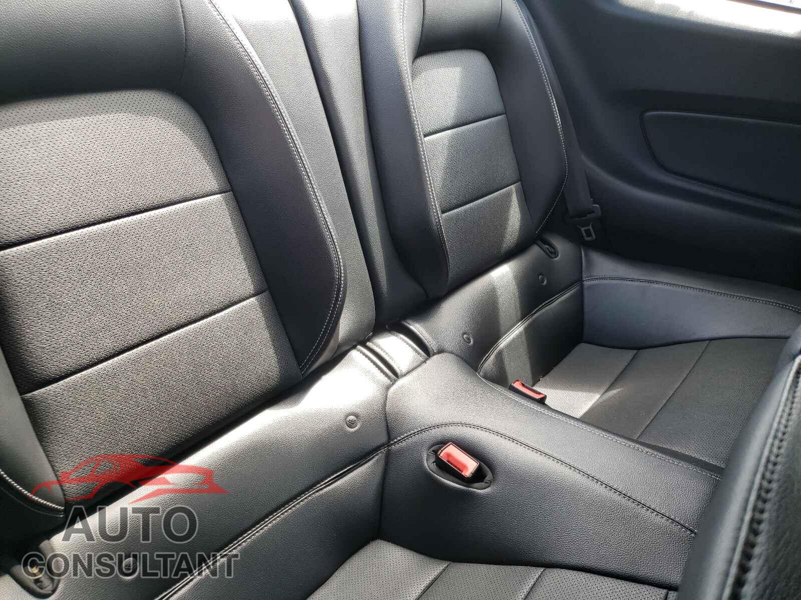 FORD MUSTANG 2018 - 1FA6P8TH0J5156877