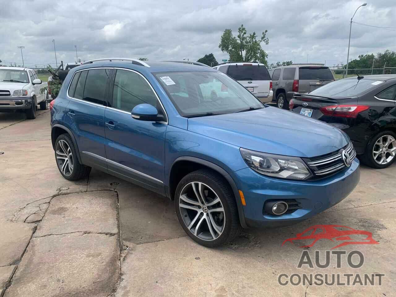 VOLKSWAGEN TIGUAN 2017 - WVGVV7AX4HK007251