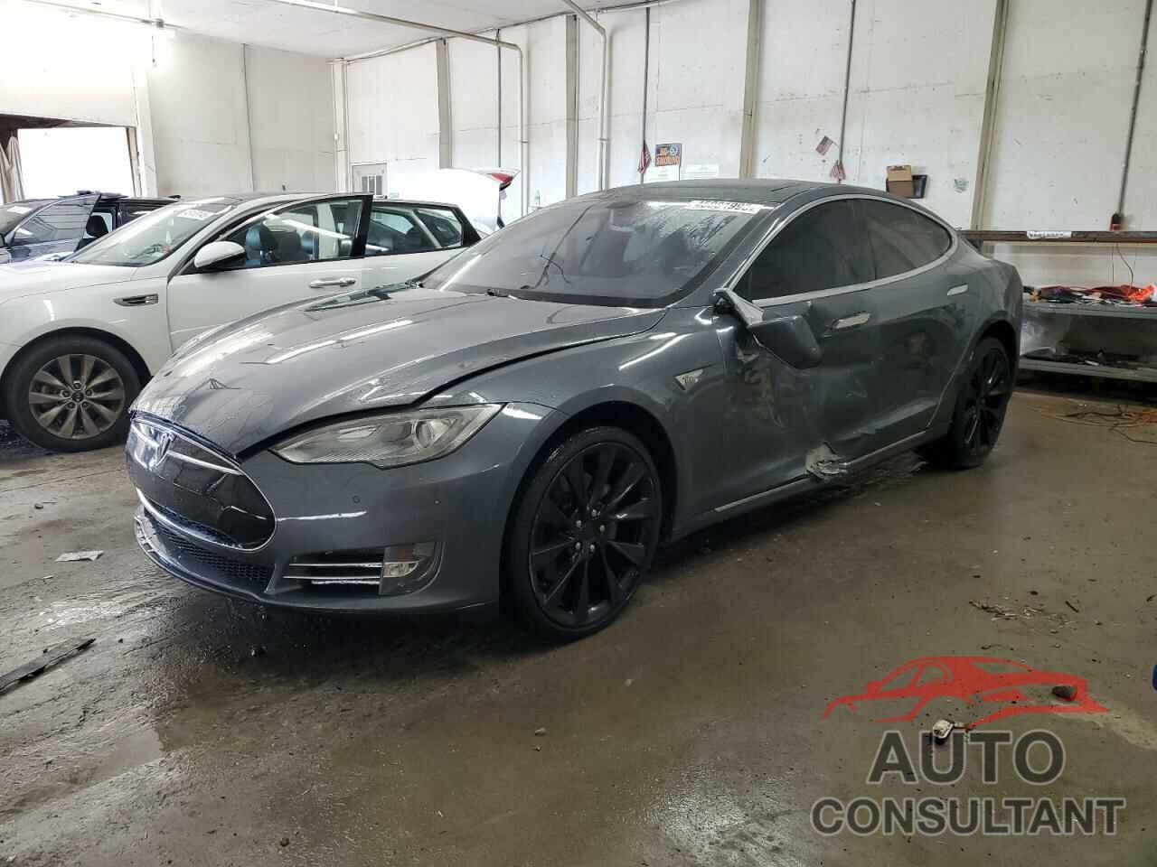 TESLA MODEL S 2013 - 5YJSA1DN0DFP26935