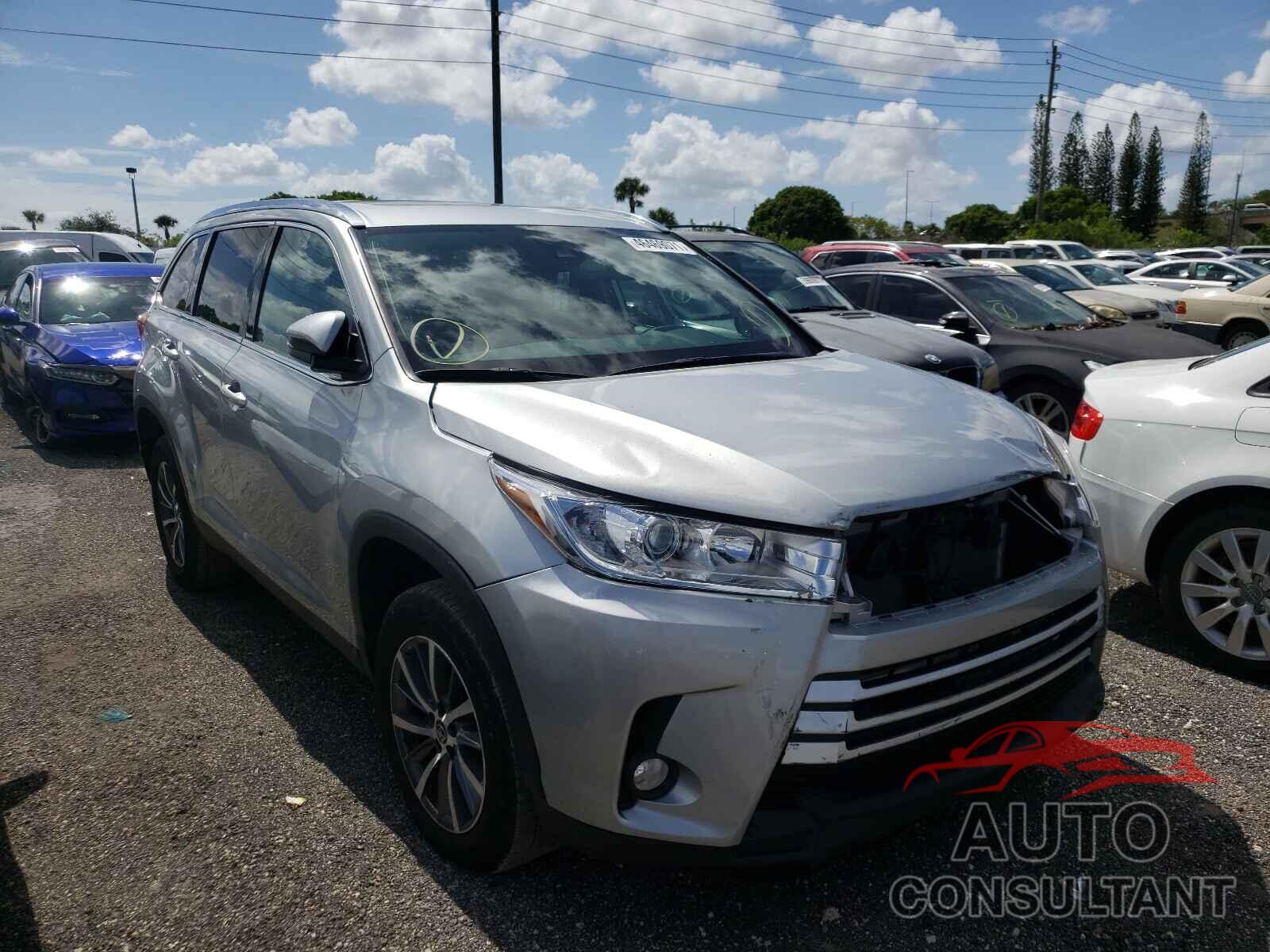 TOYOTA HIGHLANDER 2019 - 5TDKZRFH5KS558619