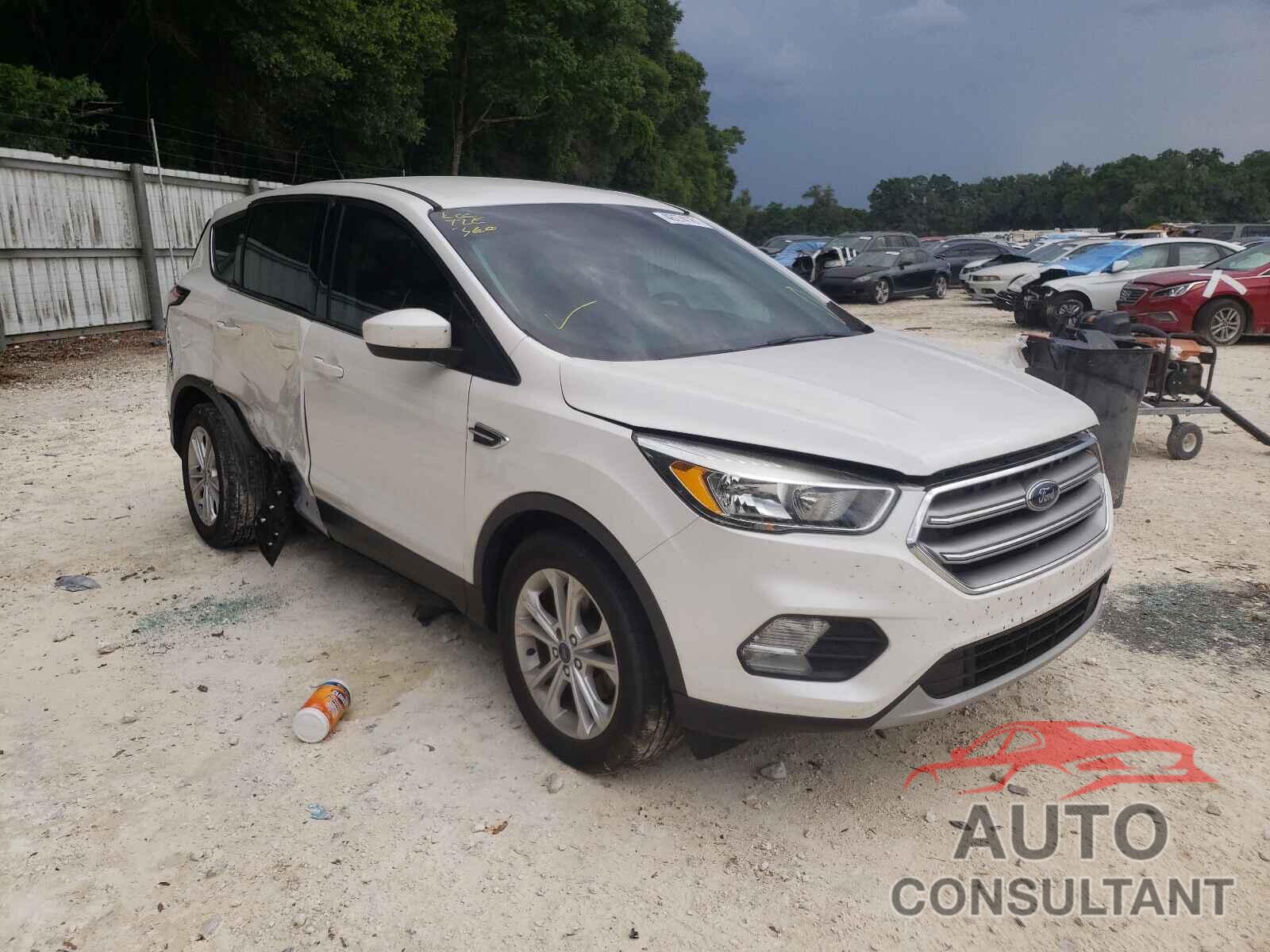 FORD ESCAPE 2017 - 1FMCU0GDXHUD81804