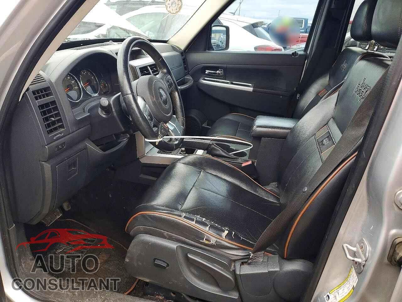 JEEP LIBERTY 2011 - 1J4PN2GK4BW558236
