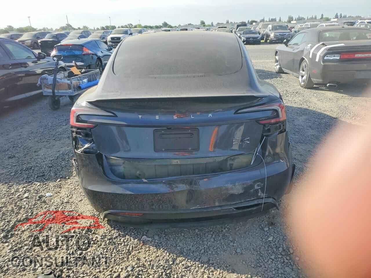 TESLA MODEL 3 2024 - 5YJ3E1ET2RF832011