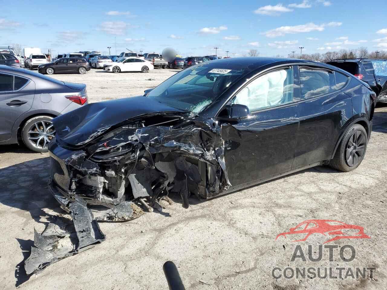 TESLA MODEL Y 2024 - 7SAYGDEE5RA323100