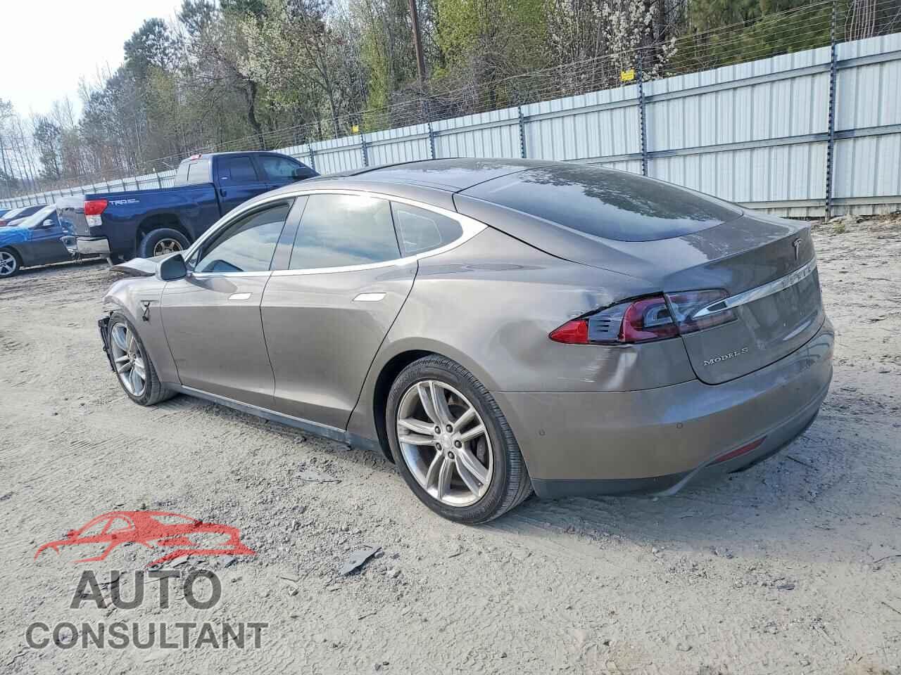TESLA MODEL S 2015 - 5YJSA1E18FF104131