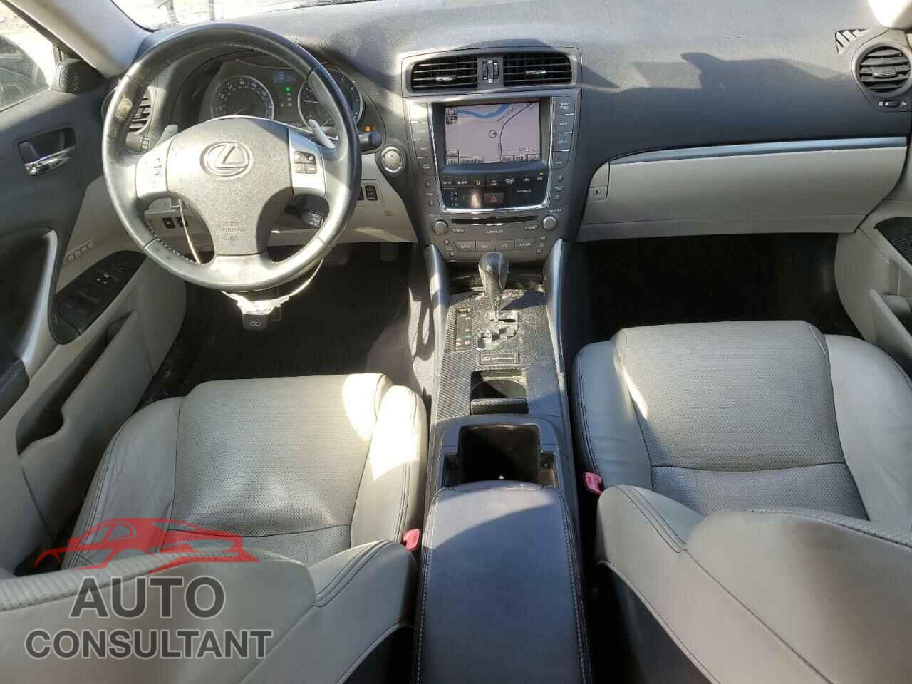 LEXUS IS 2011 - JTHCF5C24B5046621