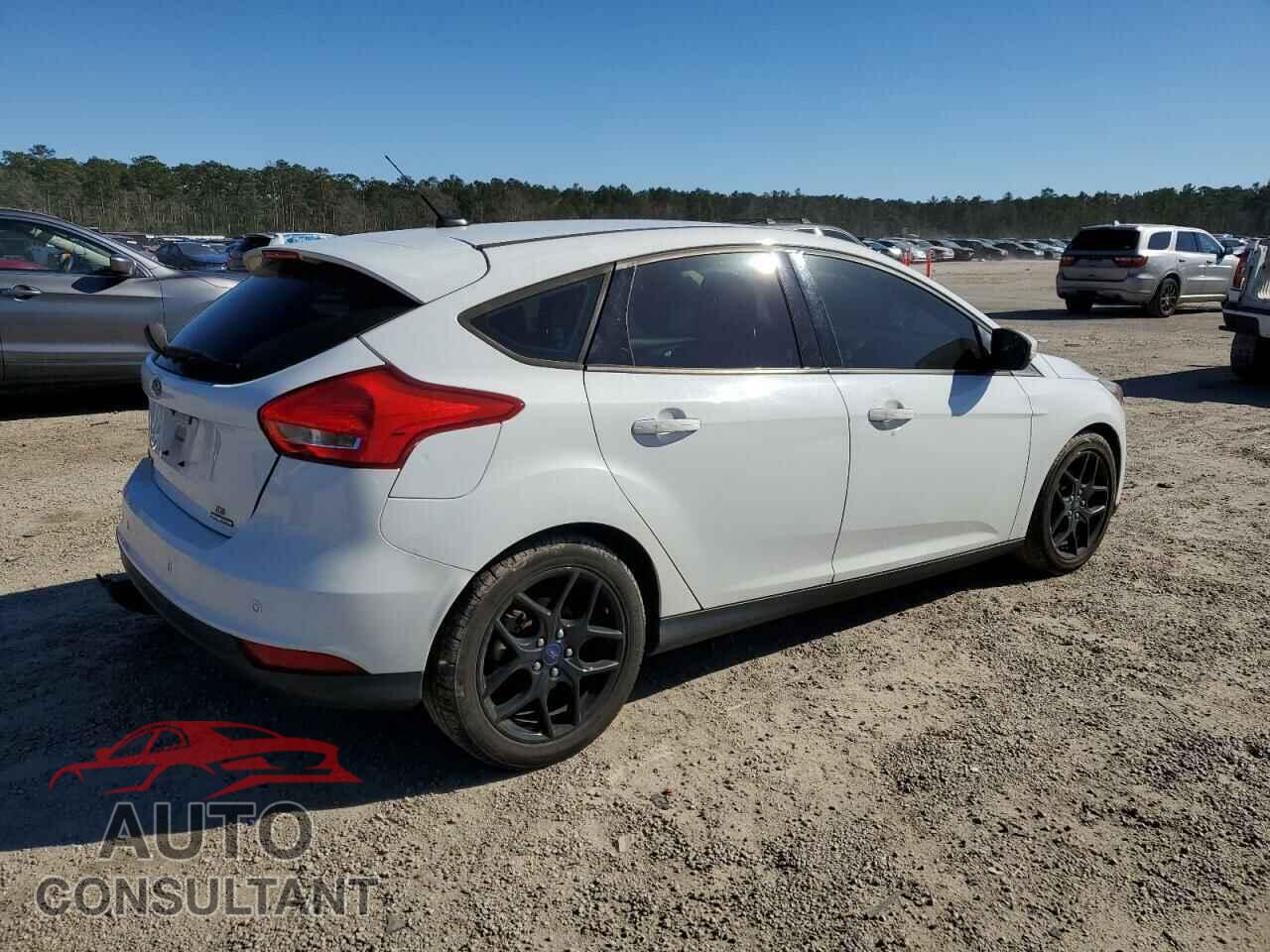 FORD FOCUS 2016 - 1FADP3K27GL355355