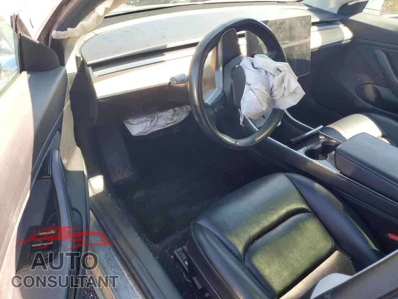 TESLA MODEL 3 2018 - 5YJ3E1EA5JF040423