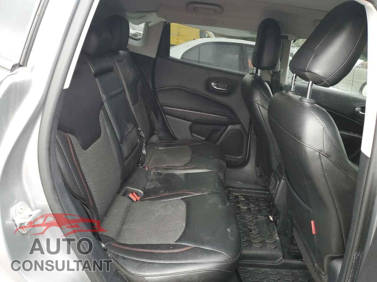JEEP COMPASS 2018 - 3C4NJDDB7JT238583