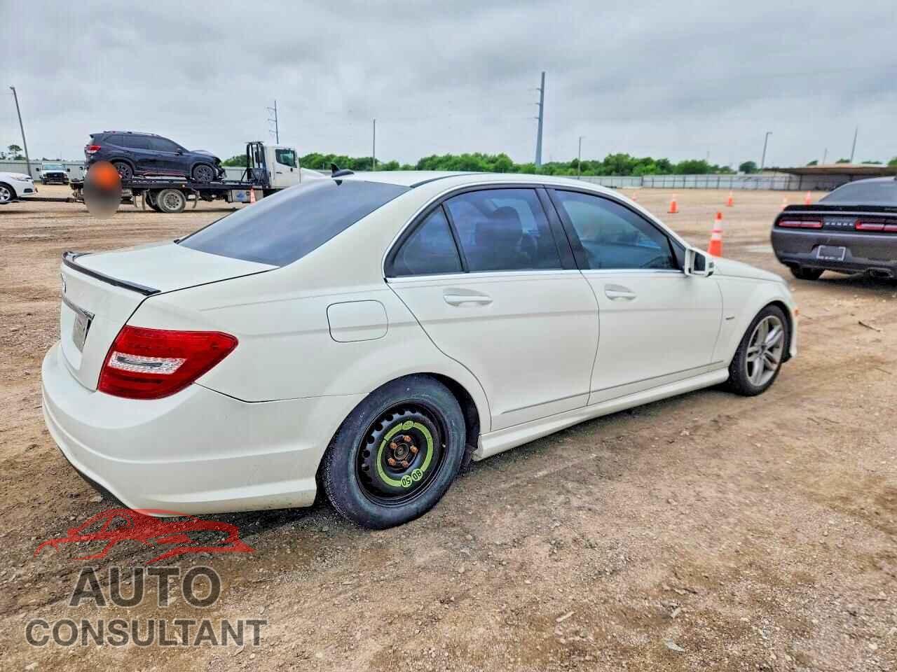 MERCEDES-BENZ C-CLASS 2012 - WDDGF4HB2CA631993