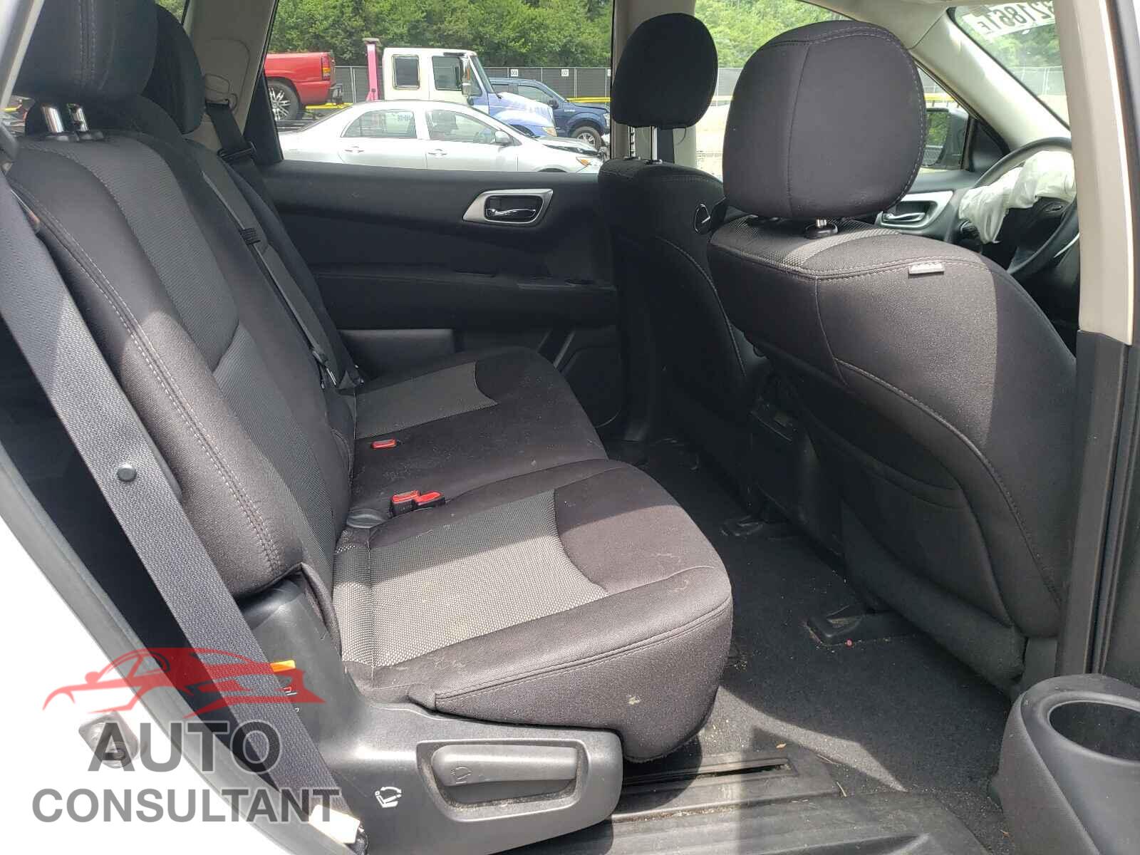 NISSAN PATHFINDER 2017 - 5N1DR2MMXHC680382