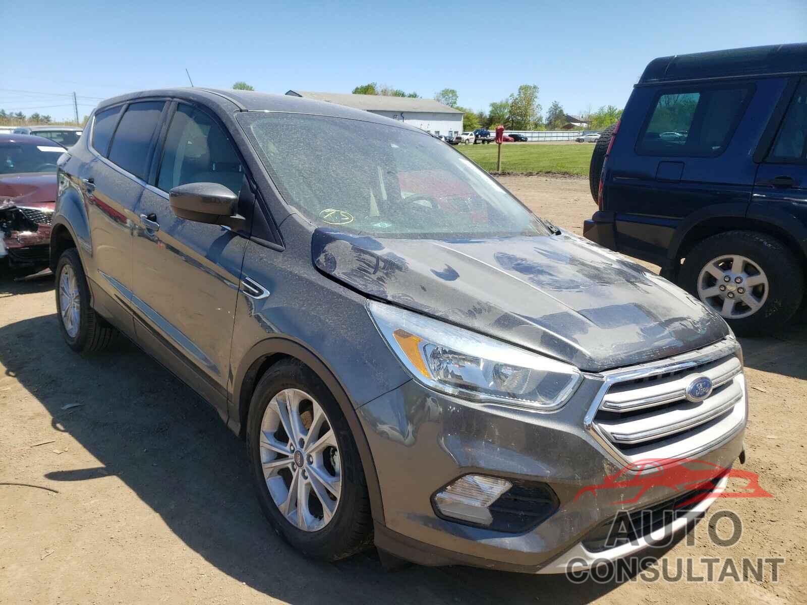 FORD ESCAPE 2017 - 1FMCU0GDXHUA81700