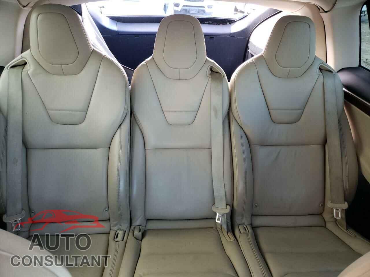 TESLA MODEL X 2016 - 5YJXCAE2XGF002906