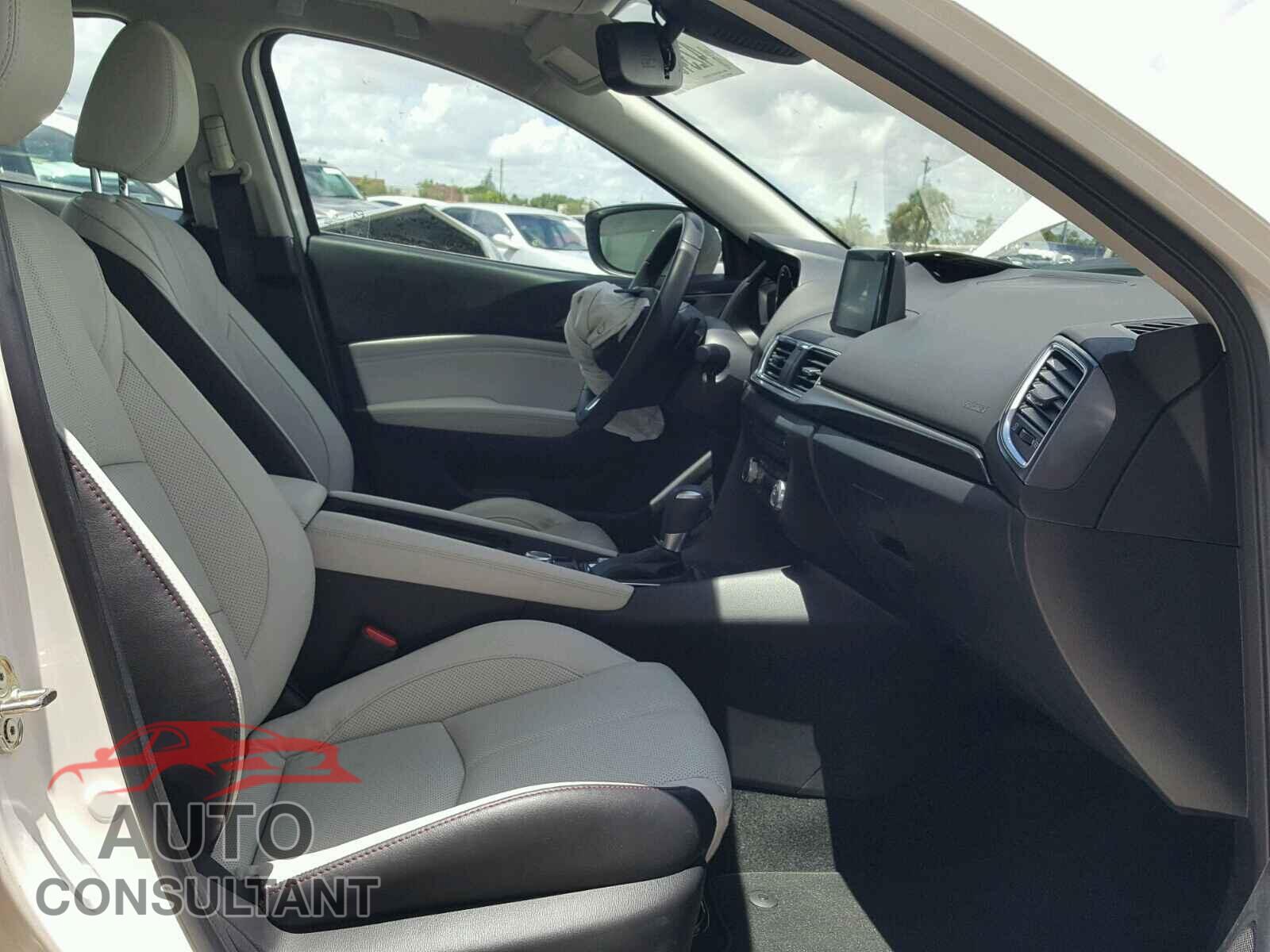 MAZDA 3 2017 - 3MZBN1W36HM132297
