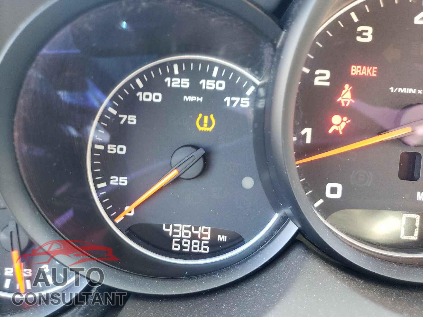 PORSCHE CAYENNE 2017 - WP1AA2A27HKA83034