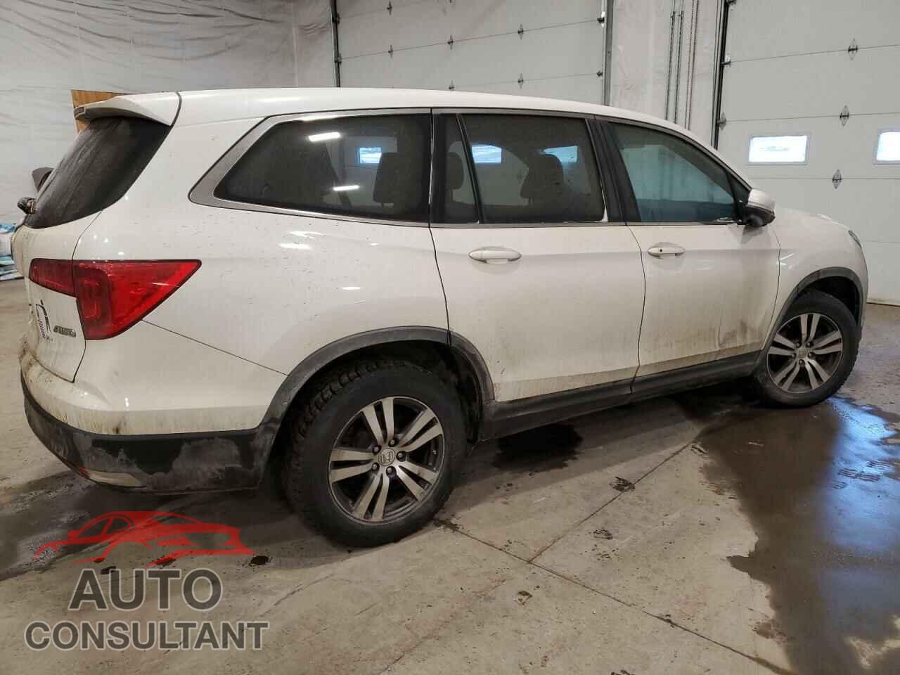 HONDA PILOT 2017 - 5FNYF6H52HB045541
