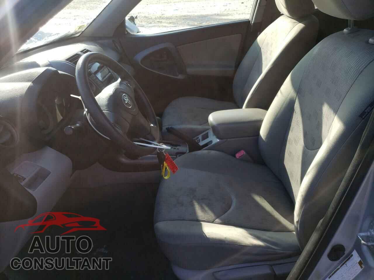 TOYOTA RAV4 2009 - JTMZF33V09D001041